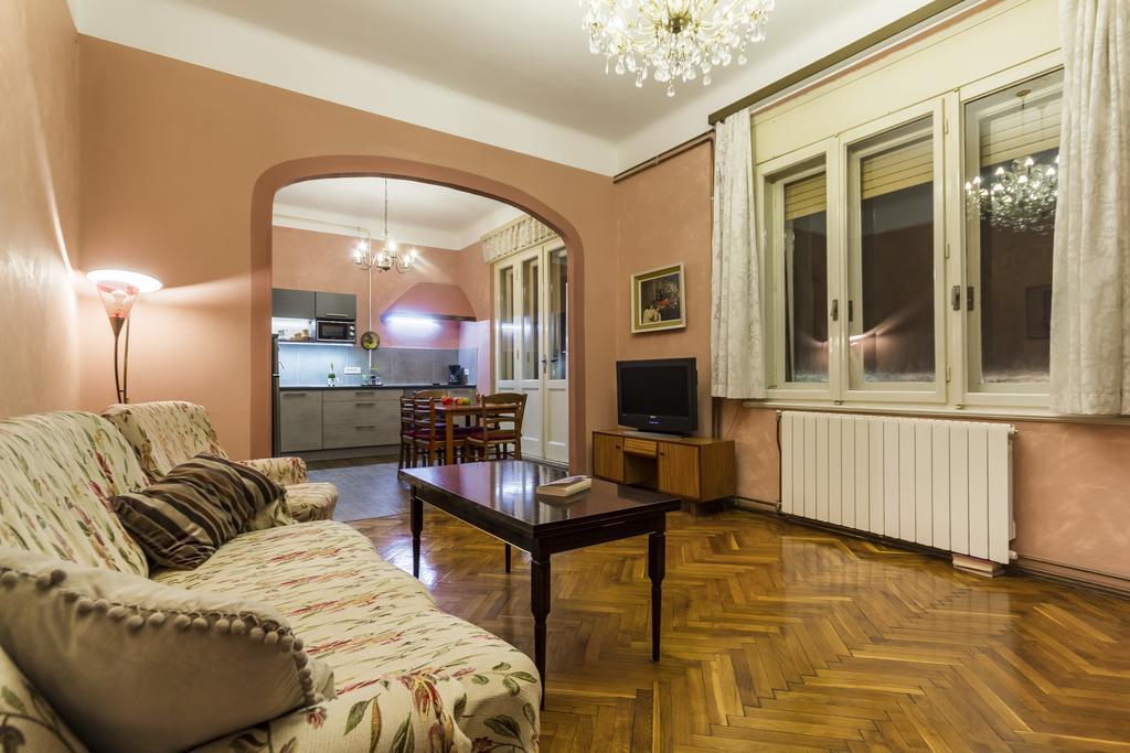 Spacious & Smart Center Apartment Pula Luaran gambar